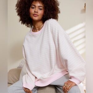 NWT Aerie très chic sweatshirt